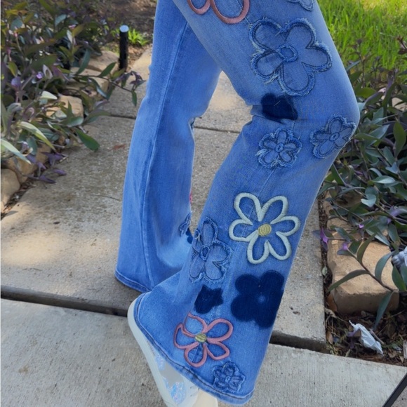 Oli & Hali Light Blue Jeans with Pink and Blue Floral Embroidery - Picture 5 of 8